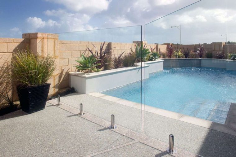 What is the cost of glass pool fencing in Perth?